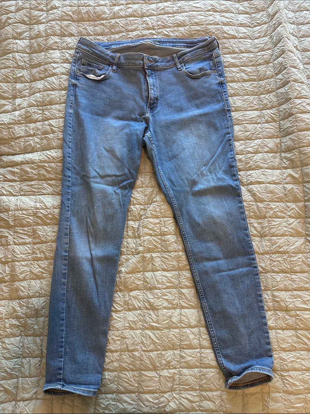 Old Navy Skinny Jeans in Light Blue Wash